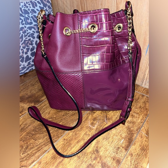 NWOT The Victoria Bucket Bag - Picture 4 of 7